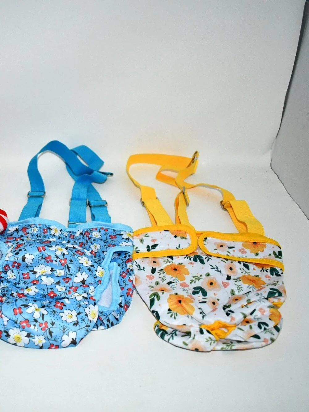 CZMIYRPY Female Dog Diapers, 3 Pack, Washable, Floral, LARGE, NWT Condition: New